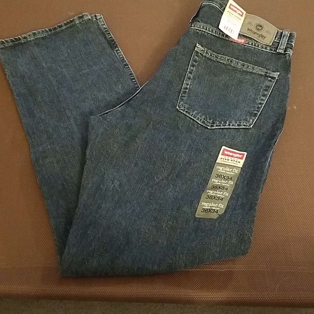 Wrangler Jean  36 x 34. NWT denim blue